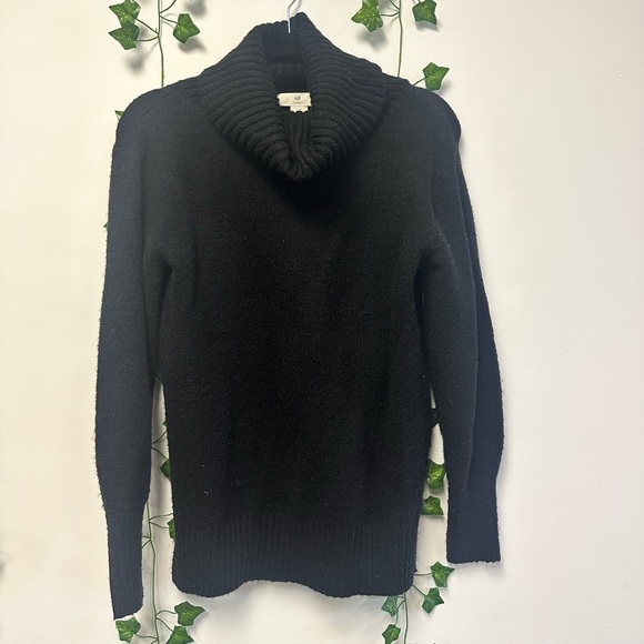 H&M Oversized Turtleneck Sweater - Picture 1 of 4